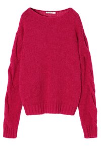 Suéter de punto rosa brillante con un cuello ancho y puños acanalados. Presenta intrincados patrones de trenzado a lo largo de las mangas. Textura suave.