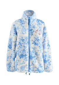 Weiße und hellblaue Fleecejacke mit Blumenmuster, Frontreißverschluss, zwei Reißverschlusstaschen sowie roter, gestickter Schrift und Herzen auf der Brust.