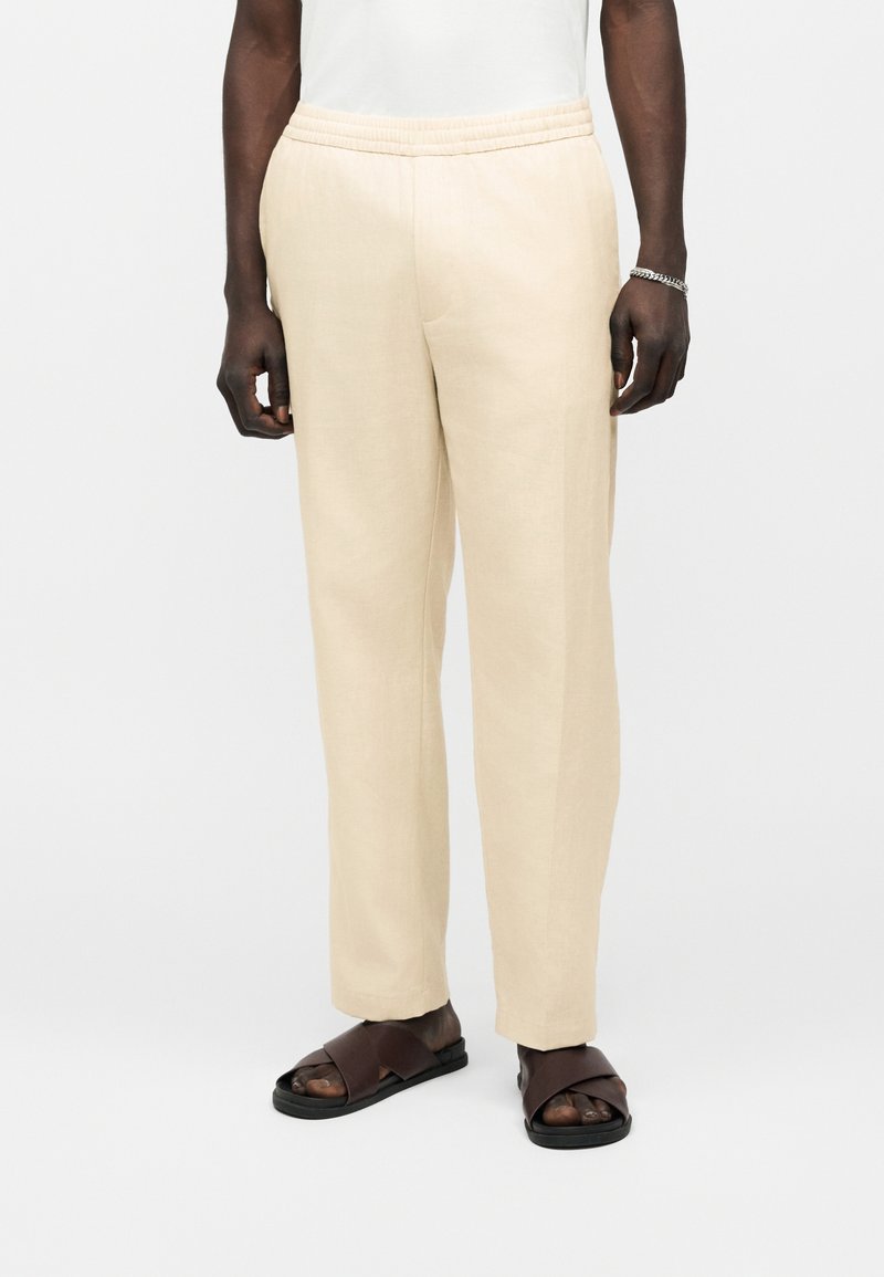 Calvin Klein STRAIGHT PULL ON PANT - Kalhoty - oatmeal
