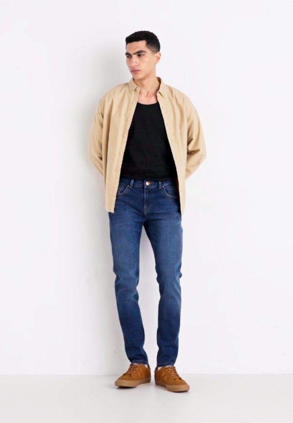 SERVANDO MID RISE - Jeans Tapered Fit - malisso wash2