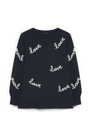 Laivastonsininen pitkähihainen neulepaita, jossa valkoista kursiivikirjainta "love" on ripoteltu rinnan ja hihojen alueelle.