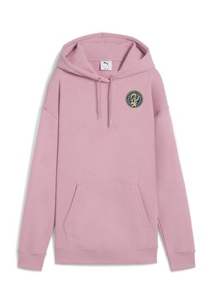 Lichtroze pullover hoodie gemaakt van zachte katoenmix. Heeft een voorzak, trekkoorden en een circulaire logopatch op de borst.