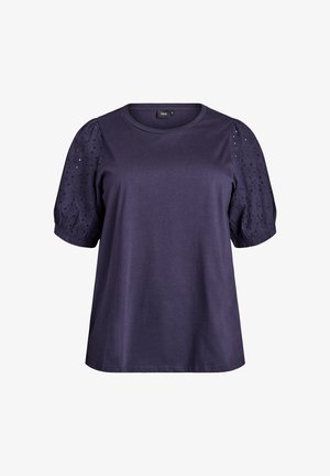 Blusa blu navy a maniche corte con scollo rotondo e maniche a sbuffo in pizzo sangallo con motivi floreali traforati.