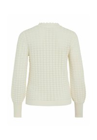 Pull en tricot blanc avec un motif en diamant texturé, encolure arrondie avec un bord festonné et manches longues avec poignets ajustés.