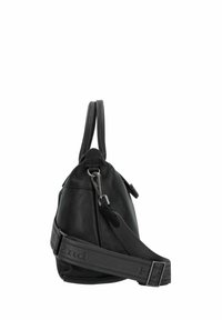 Zwarte leren handtas met een afgeronde vorm, voorzien van korte handvatten, een afneembare grijze schouderriem met logo en zilverkleurige hardware accenten.