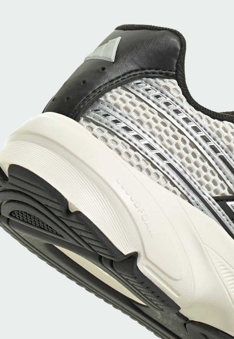 adidas Sportswear Sneakers laag - chalk white silver metallic core black