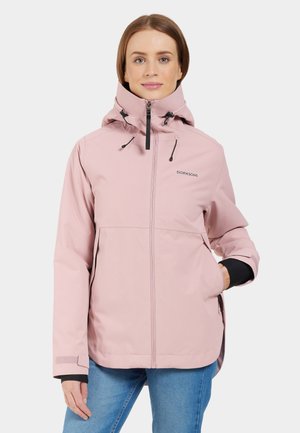 Helle rosa wasserdichte Jacke mit hohem Kragen, verstellbarem Kapuze und Frontreißverschluss. Verfügt über schwarze Akzente und ein Logo auf der Brust.