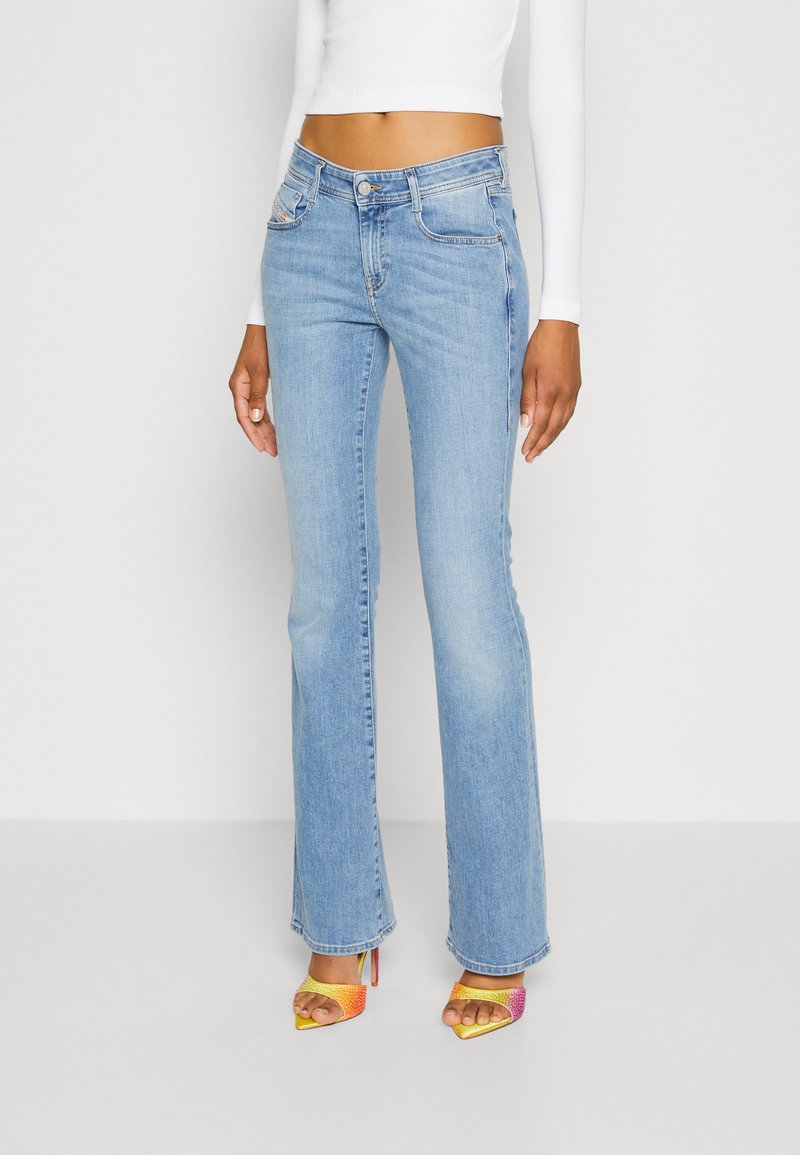 Diesel 1969 DEBBEY Jeans Bootcut denim/lightblue denim Zalando.at