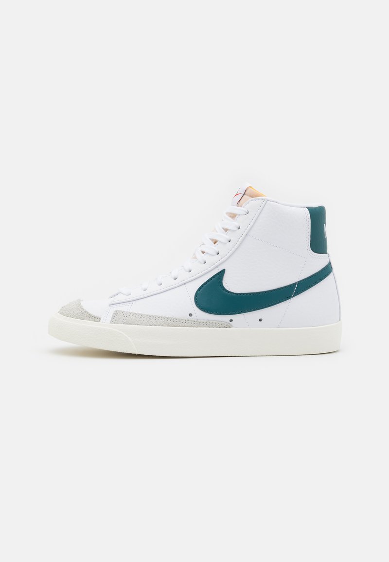 Nike Sportswear BLAZER '77 UNISEX - Sapatilhas de cano alto - white/dark teal green/sail/white/black/team orange