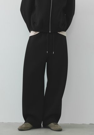 PULL&BEAR RELAXED FIT SCUBA - JOGGERS - Pantalon de survêtement - black