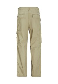 Pantaloni cargo beige con una vestibilità relaxed, dotati di molteplici tasche laterali, tasche posteriori e una vita elastica per il massimo comfort.