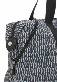 Borsa in tessuto a fantasia nera e blu con chiusura a zip, caratterizzata da un design a onde testurizzate e manici neri. Dettagli in metallo argentato visibili.