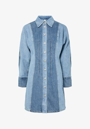 Pikk teksakleit pikkade varrukatega, ees nööpide ja kraega, kahe sinise tooni paneelidisainiga.