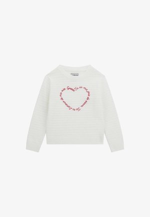 Pull à manches longues en maille blanche avec un motif de texte en forme de cœur rouge sur le devant et un col rond.