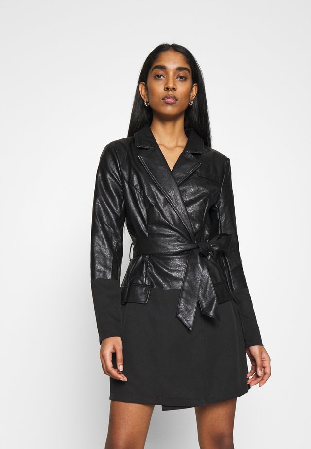 BELTED BLAZER DRESS - Robe d'été - black