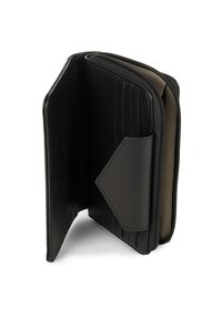 Portefeuille en cuir noir avec fermeture éclair, comportant plusieurs fentes pour cartes, un compartiment pour les billets et un extérieur texturé.