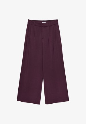 Pantalons à jambe large en bourgogne profond, fabriqués dans un tissu doux. Présentent des plis à l'avant, une taille mi-haute et une ceinture lisse.