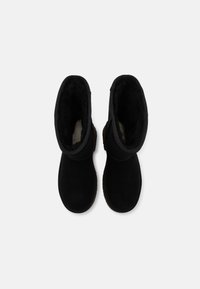 UGG CLASSIC SHORT NEW HEIGHTS - Botas de tornozelo com plataforma - black