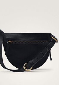 Massimo Dutti Vyölaukku - black
