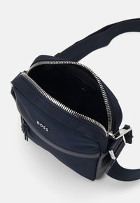 BOSS HIGHWAY ZIP - Taška s příčným popruhem - dark blue