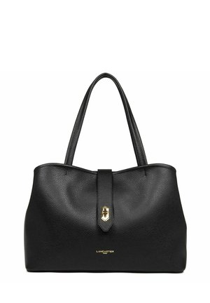 Borsa a mano in pelle nera con finitura testurizzata, chiusura centrale a patta, dettagli in metallo dorato e due manici rotondi.