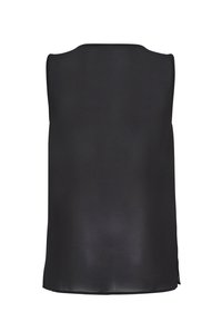 Top nero senza maniche con una texture liscia, caratterizzato da un collo rotondo e una vestibilità ampia. L'orlo ha uno spacco laterale per un movimento maggiore.