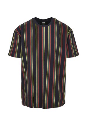 Lühikeste varrukatega tumesinine puuvillane t-särk vertikaalsete punase ja rohelise triipudega. Omab ümmargust kaelust ja lõdvestunud lõiget.