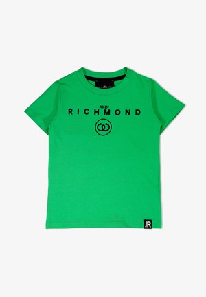 Vihreä puuvillapaita, jossa lyhyet hihat, pyöreä kaula-aukko, mustalla painatettu teksti "JOHN RICHMOND" ja logo, sekä pieni musta etiketti helmaosassa.