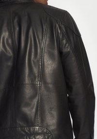Maze MIT DRUCKKNOPFVERSCHLUSS AM ÄRMEL FLINT - Lederjacke - black