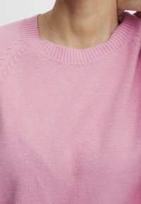 b.young Stickad tröja - pink