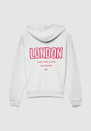 Felpa con cappuccio grigia con cordoncino e grande scritta rosa "LONDON." Presenta i testi "ENERGY SPORT CENTER" e "COVENT GARDEN" sotto.