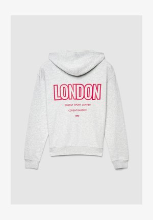 Felpa con cappuccio grigia con cordoncino e grande scritta rosa "LONDON." Presenta i testi "ENERGY SPORT CENTER" e "COVENT GARDEN" sotto.