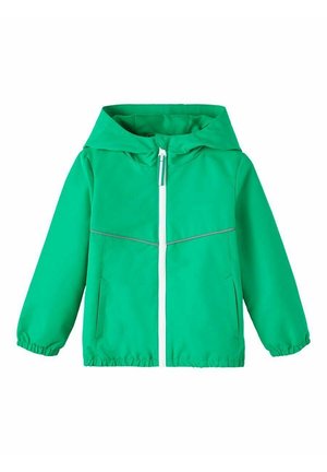 Zielona dziecięca kurtka z kapturem, zapinana na zamek z przodu, z elastycznymi mankietami, dwoma bocznymi kieszeniami oraz delikatnym poziomym przeszyciem na wysokości klatki piersiowej.