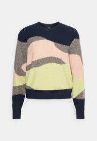 Pull en maille à manches longues avec des blocs de couleurs abstraits en bleu marine, gris, rose pâle et vert clair, col rond, poignets et ourlet côtelés.