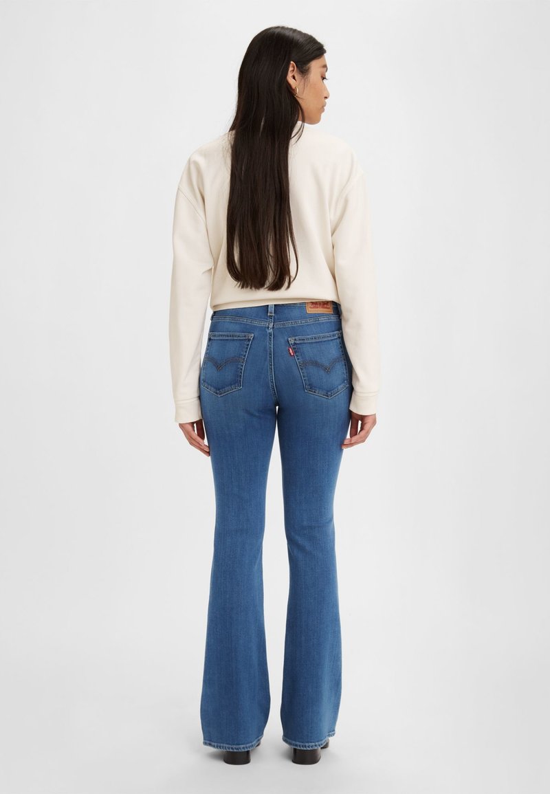 Levi's 726 High Rise Flare Jeans Per Ragazze: Vita Alta, Gamba Svasata, Vestibilità Comoda Con Vita Regolabile