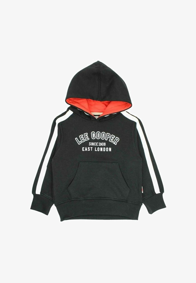 Hoodie noir avec des rayures blanches sur les manches, capuche intérieure orange, poche avant et texte "LEE COOPER SINCE 1908 EAST LONDON" sur la poitrine.