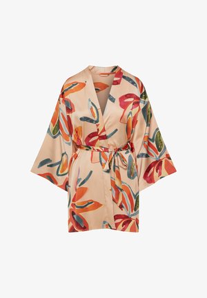 Szukana szlafrok satynowy w kolorze brzoskwiniowym z abstrakcyjnymi wzorami kwiatowymi w odcieniach czerwieni, zieleni i niebieskiego, z szerokimi rękawami i pasującym paskiem.