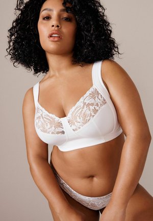 ULTIMATE SUPPORT CUP COMFORT PADDED STRAP  - REGULAR FIT - Sujetador con aros - white