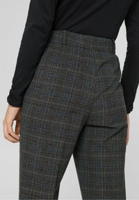 Wollen geruite broek met een hoge taille, grijze en blauwe tinten, een getailleerde pasvorm, zijzakken en een gladde textuur.