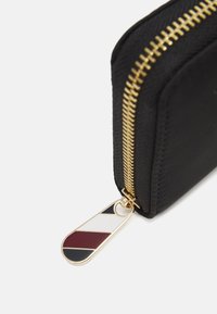 Tommy Hilfiger POPPY - Rahakott - black
