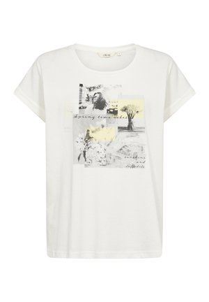 Vit bomull t-shirt med korta ärmar, som har en grafisk tryck av svartvita bilder och gula block, samt texten "Vårkänslor".