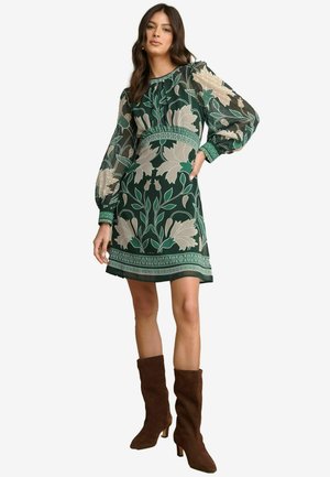 PLACEMENT PRINTED REGULAR FIT - Vestido informal - green