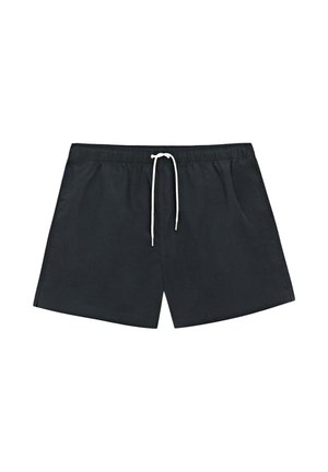 Costume da bagno nero con vita elastica e coulisse bianca, con tasche laterali e lunghezza sopra il ginocchio.