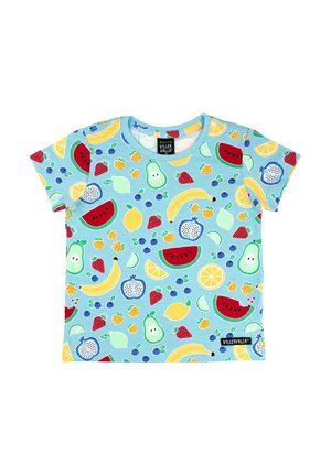 Helles blaues T-Shirt mit kurzen Ärmeln und einem bunten Obstmuster, das Wassermelonen, Bananen und Erdbeeren zeigt. 100% Baumwollstoff.
