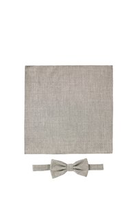 Napperon en tissu gris avec un motif de losanges tissés, associé à un nœud papillon assorti. Les deux ont une texture lisse et une forme rectangulaire épurée.