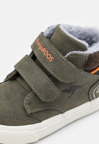 KangaROOS KAVU PRIMO UNISEX - Baskets montantes - olive/flame