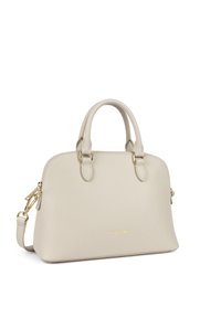 Sac à main en cuir beige avec une surface texturée, forme arrondie, doubles poignées supérieures, sangle détachable et accents en métal doré.