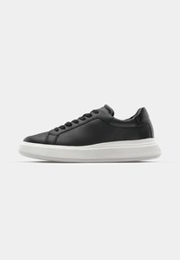 Valittu, black