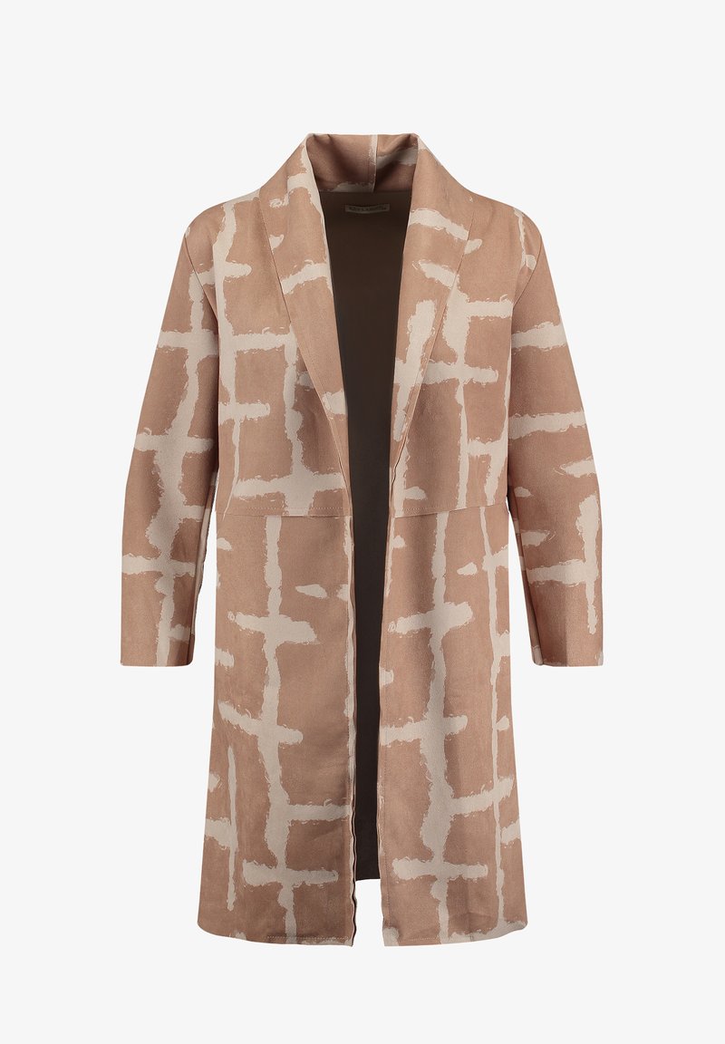 Cappotto lungo e aperto davanti in morbido tessuto pesca con motivo astratto bianco. Presenta ampi revers e maniche tre quarti. Design elegante e minimalista.