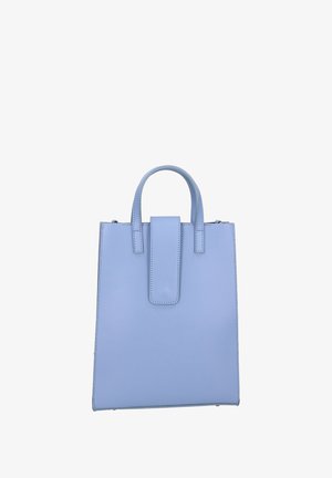 Sac à main bleu clair en cuir lisse, de forme rectangulaire, avec des poignées robustes et un rabat avant avec des accents de couture.